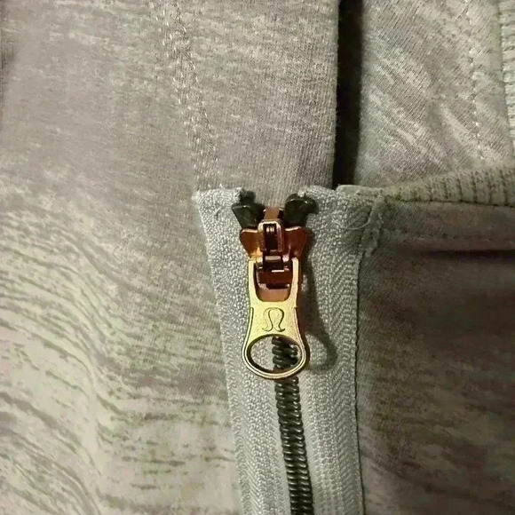 Lululemon Mula Bundle Wrap - Size 2 (Oversized) - Picture 3 of 9